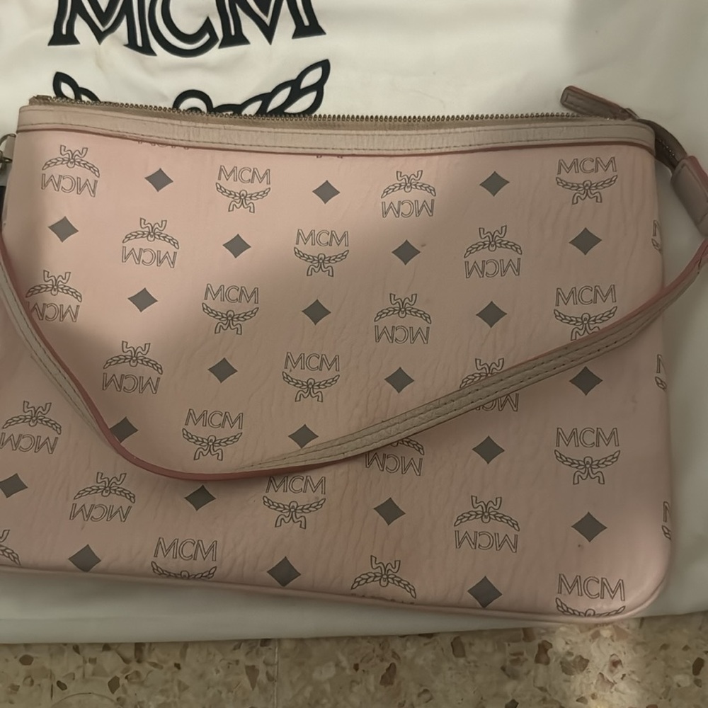 MCM - Picture 2 of 7